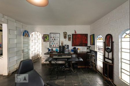 Sala de casa à venda com 3 quartos, 360m² em São João Batista, Belo Horizonte