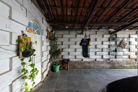 Casa à venda com 360m², 3 quartos e 4 vagas Casa à venda com 360m², 3 quartos e 4 vagasGaragem