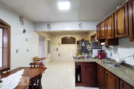 Casa à venda com 192m², 2 quartos e 2 vagasCozinha