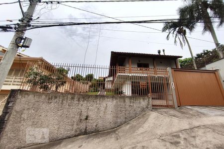 Casa à venda com 192m², 2 quartos e 2 vagasFachada