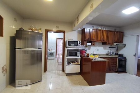 Casa à venda com 192m², 2 quartos e 2 vagasCozinha