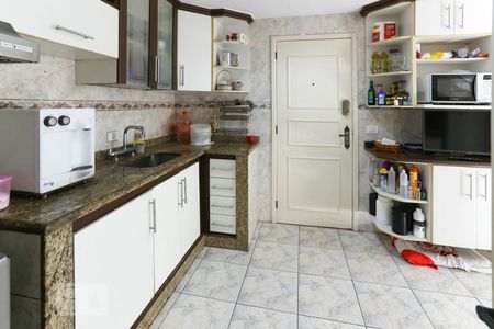 Apartamento à venda com 368m², 4 quartos e 2 vagasCozinha