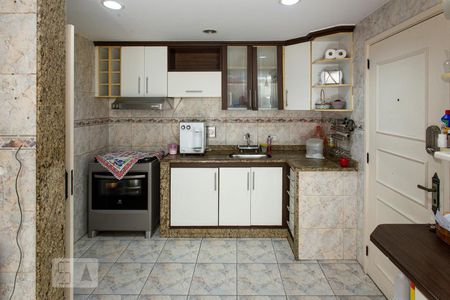 Apartamento à venda com 368m², 4 quartos e 2 vagasCozinha