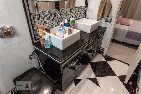 Apartamento à venda com 368m², 4 quartos e 2 vagasBanheiro suite 1