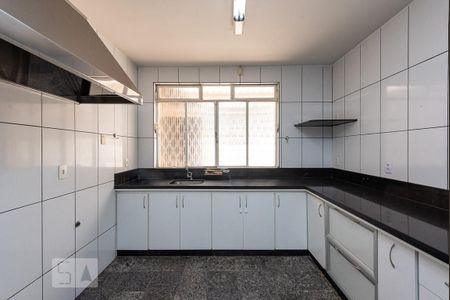 Casa para alugar com 360m², 3 quartos e 2 vagasCozinha 1