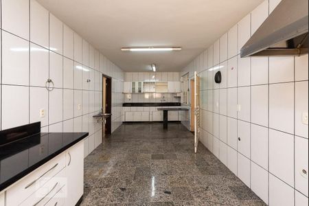 Casa para alugar com 360m², 3 quartos e 2 vagasCozinha 1