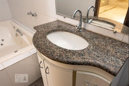 Casa para alugar com 360m², 3 quartos e 2 vagasBanheiro Suíte