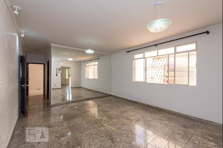 Sala 2 de casa para alugar com 3 quartos, 360m² em São Luiz, Belo Horizonte