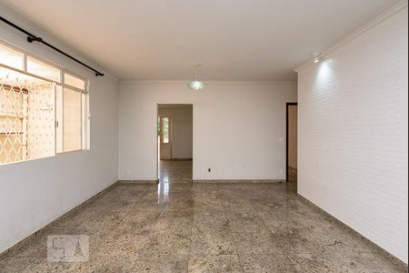 Sala 2 de casa para alugar com 3 quartos, 360m² em São Luiz, Belo Horizonte
