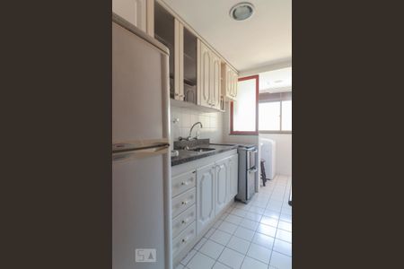 Cozinha e Área de Serviço de apartamento à venda com 3 quartos, 92m² em Menino Deus, Porto Alegre