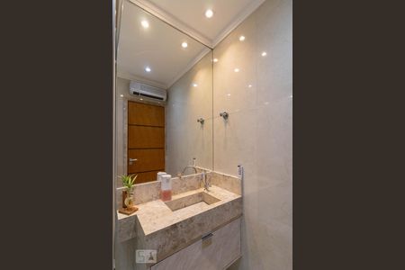 Banheiro de casa de condomínio para alugar com 1 quarto, 35m² em Vila Gustavo, São Paulo