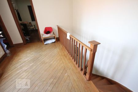 Casa à venda com 330m², 3 quartos e 8 vagasCorredor