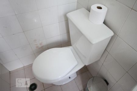 Casa à venda com 330m², 3 quartos e 8 vagasBanheiro de Serviço