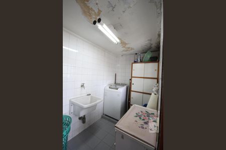 Casa à venda com 330m², 3 quartos e 8 vagasÁrea de Serviço