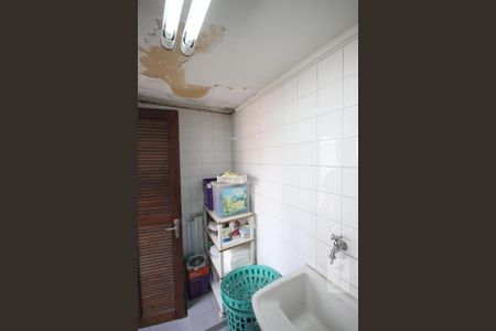 Casa à venda com 330m², 3 quartos e 8 vagasÁrea de Serviço