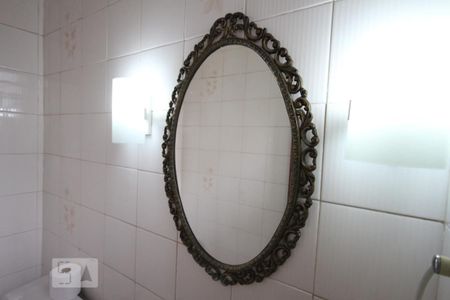 Casa à venda com 330m², 3 quartos e 8 vagasBanheiro de Serviço