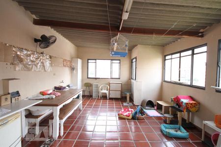 Casa à venda com 330m², 3 quartos e 8 vagasQuintal