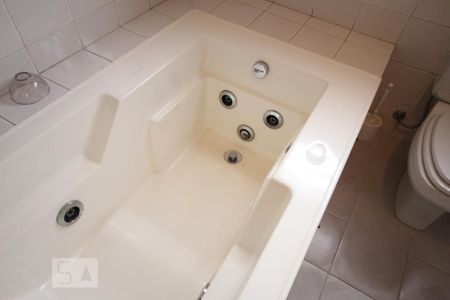 Casa à venda com 330m², 3 quartos e 8 vagasBanheiro