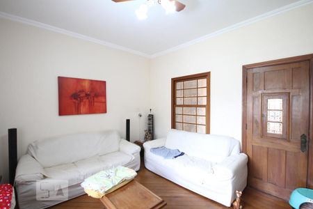 Casa à venda com 330m², 3 quartos e 8 vagasSala