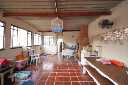 Casa à venda com 330m², 3 quartos e 8 vagasQuintal