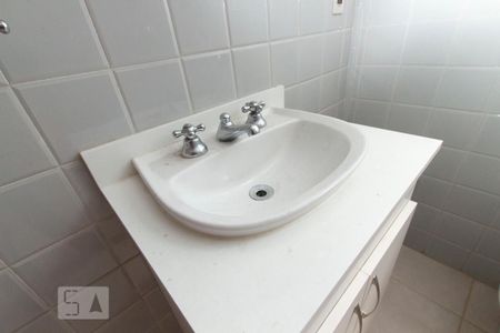 Casa à venda com 250m², 4 quartos e sem vagaBanheiro - Torneira