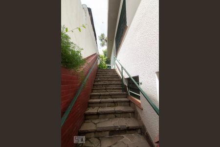 Casa à venda com 250m², 4 quartos e sem vagaEscada