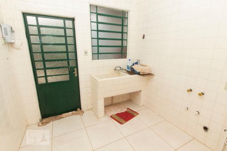 Casa à venda com 250m², 4 quartos e sem vagaÁrea de Serviço