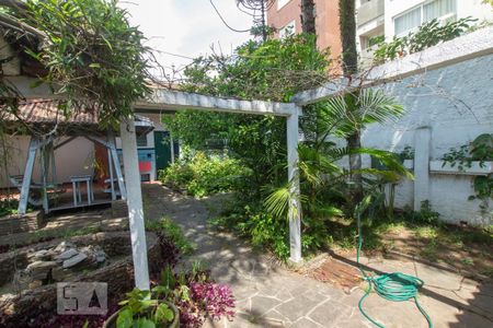 Casa à venda com 250m², 4 quartos e sem vagaQuintal