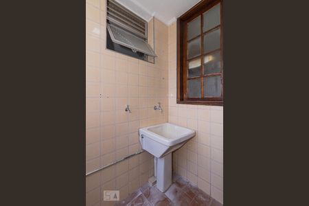 Apartamento à venda com 84m², 3 quartos e 1 vagaÁrea de Serviço