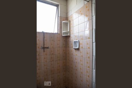 Banheiro de apartamento à venda com 2 quartos, 44m² em Glória, Contagem