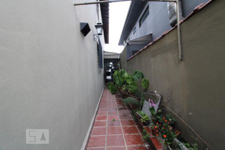 Casa à venda com 200m², 3 quartos e 2 vagasCorredor lateral