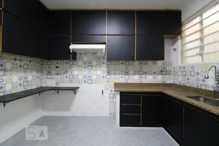 Casa à venda com 200m², 3 quartos e 2 vagasCozinha