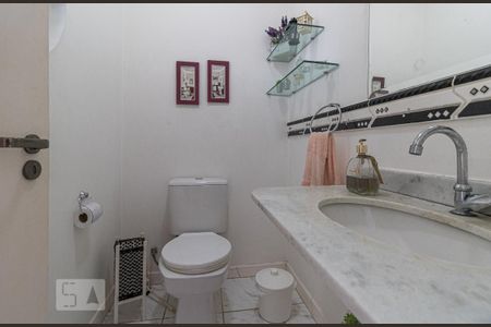 Casa à venda com 300m², 3 quartos e 4 vagasBanheiro Social