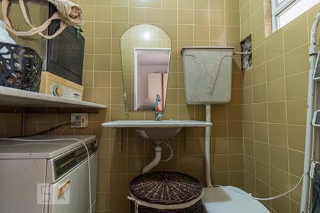 Casa à venda com 300m², 3 quartos e 4 vagasBanheiro de Serviço