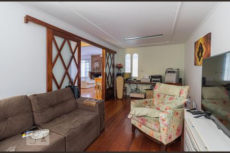 Casa à venda com 300m², 3 quartos e 4 vagasSala