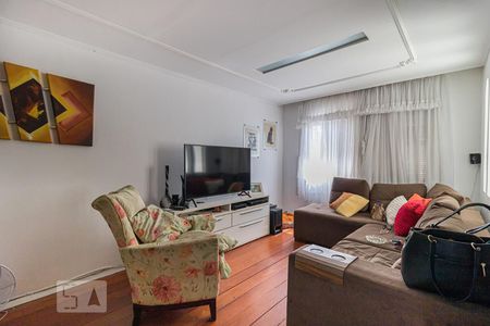 Casa à venda com 300m², 3 quartos e 4 vagasSala