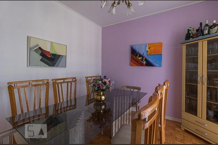 Casa à venda com 300m², 3 quartos e 4 vagasSala