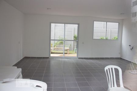 Apartamento à venda com 45m², 2 quartos e sem vaga Apartamento à venda com 45m², 2 quartos e sem vagaSalão de Festas