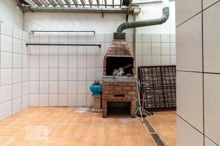 Casa à venda com 110m², 3 quartos e 2 vagas Casa à venda com 110m², 3 quartos e 2 vagasvaranda