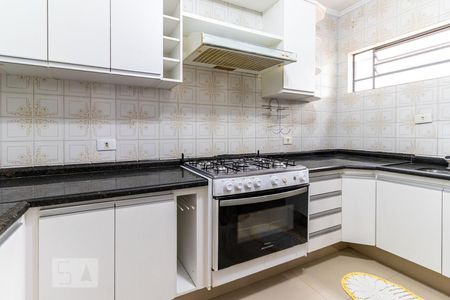 Casa à venda com 110m², 3 quartos e 2 vagas Casa à venda com 110m², 3 quartos e 2 vagasCozinha