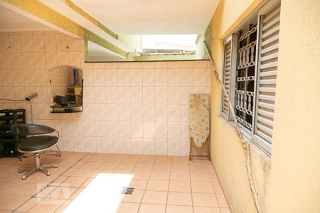 Casa para alugar com 70m², 2 quartos e sem vagaQuintal