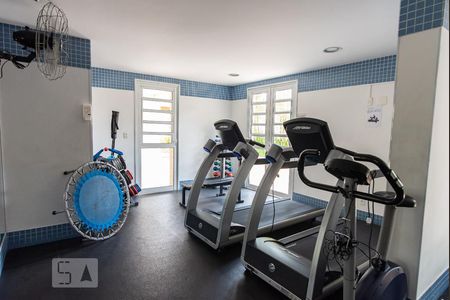 Apartamento à venda com 200m², 4 quartos e 4 vagas Apartamento à venda com 200m², 4 quartos e 4 vagasAcademia