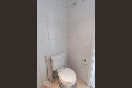 Apartamento à venda com 200m², 4 quartos e 4 vagas Apartamento à venda com 200m², 4 quartos e 4 vagasBanheiro da suíte 1