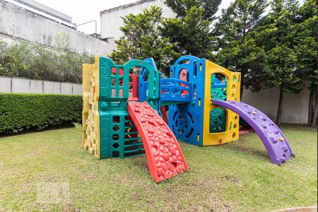 Apartamento à venda com 200m², 4 quartos e 4 vagas Apartamento à venda com 200m², 4 quartos e 4 vagasPlayground