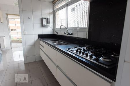 Apartamento à venda com 200m², 4 quartos e 4 vagas Apartamento à venda com 200m², 4 quartos e 4 vagasCozinha