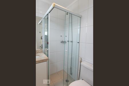 Apartamento à venda com 200m², 4 quartos e 4 vagas Apartamento à venda com 200m², 4 quartos e 4 vagasBanheiro da suíte 2