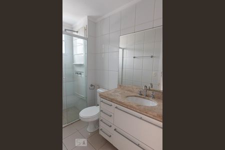 Apartamento à venda com 200m², 4 quartos e 4 vagas Apartamento à venda com 200m², 4 quartos e 4 vagasBanheiro da suíte 3