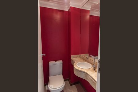 Apartamento à venda com 200m², 4 quartos e 4 vagas Apartamento à venda com 200m², 4 quartos e 4 vagasLavabo