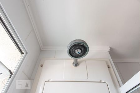 Apartamento à venda com 200m², 4 quartos e 4 vagas Apartamento à venda com 200m², 4 quartos e 4 vagasChuveiro