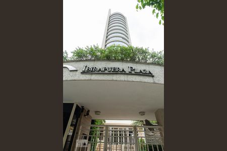 Apartamento à venda com 200m², 4 quartos e 4 vagas Apartamento à venda com 200m², 4 quartos e 4 vagasFachada